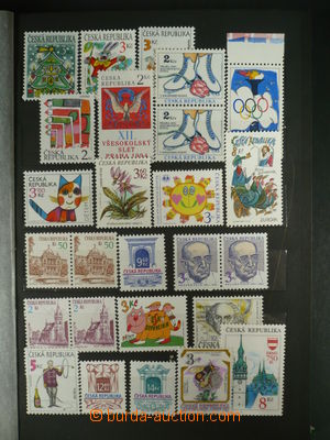 109438 - 1993-2000 ČESKO sestava známek a aršíků, uloženo na 2