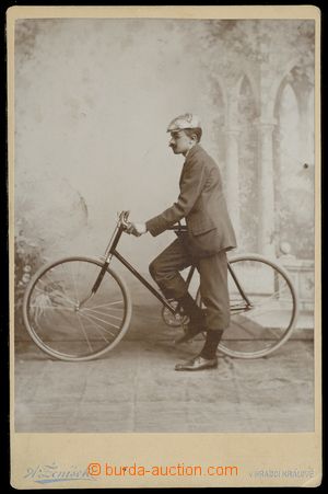 129406 - 1900 SPORT man with bicycle, format 10x14cm, mounted on car