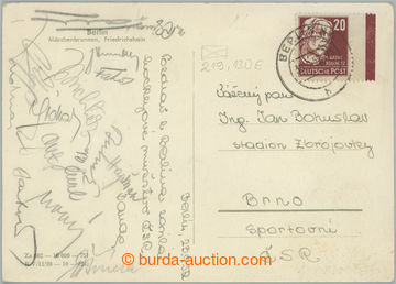 242976 - 1952 HOCKEY / postcard sent from Berlin with signatures Czec