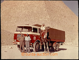 32286 - 1955? color photo freight car Škoda in front of Pyramid in/