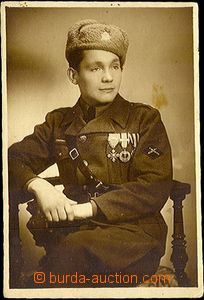 40029 - 1945? fotoportrét příslušnice čsl. armády, hnědý tó