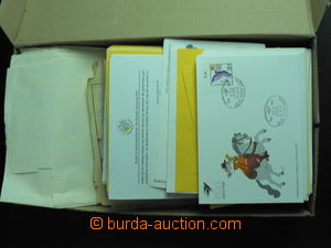 55960 - 1920-60 WHOLE WORLD lot of stamps mounted on free sheets vy