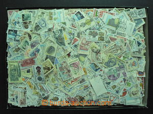56285 - 1945-90 ČSR II.  krabice smytých známek, celkem 1,6kg