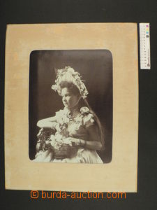 87991 - 1900 dívka v kroji, formát 30x40cm, v paspartě 46x57cm, h