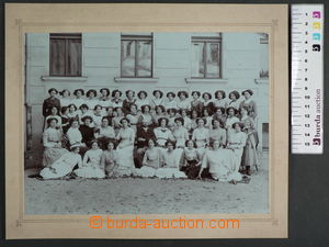 93011 - 1910 FASHION comp. 3 pcs of large photos, group/-s, costume