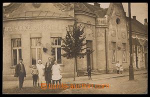103327 - 1922 KLADNO - fotopohlednice, hospoda U České lípy, lidé
