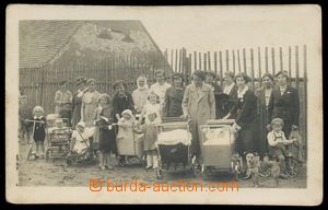 109473 - 1935 HŘEBEČ (okr. Kladno), společné foto, děti, ženy, 