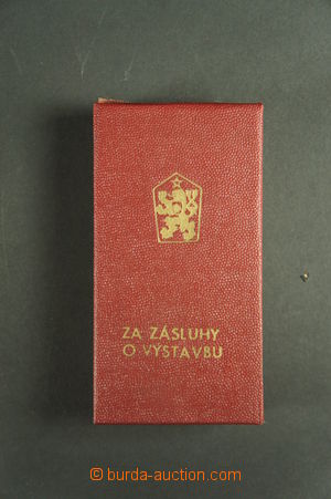 121300 - 1970 CZECHOSLOVAKIA 1945-92  medal For Merit about/by buildi