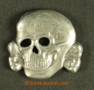 130387 - 1940 MILITARIA  death's head, weapon badge of SS, owner guar