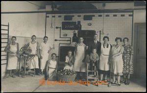131430 - 1926 PŘEROV - společné foto - zaměstnanci pekařství An