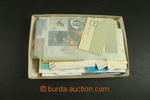 136113 - 1970-2000 [COLLECTIONS]  STAMP BOOKLETS  selection of 80 pcs