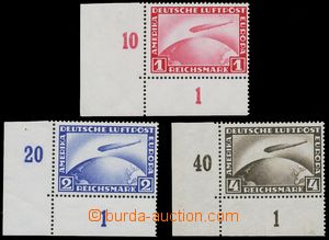 137479 - 1928-31 Mi.423-424, 455, Airmail - Zeppelin Graf Zeppelin, c