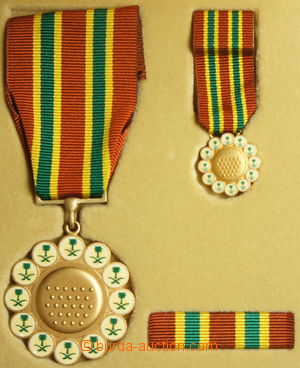 153458 -  SAÚDSKÁ ARÁBIE  Vojenská medaile na válku v Zálivu; p