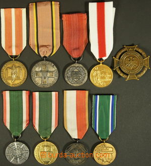 153738 - 1944- [SBÍRKY]  sestava 8ks medailí, obsahuje medaile: Za 