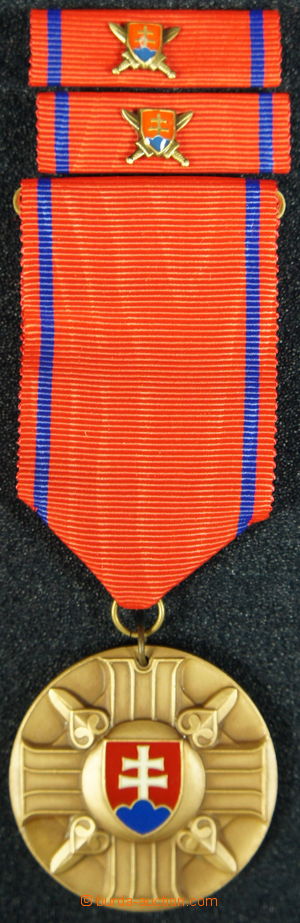 153772 - 1993 Memorial medal defence minister Slovak Republic, III. g