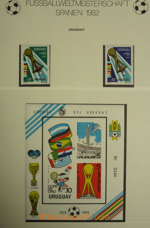 154669 - 1982 [COLLECTIONS]  FOOTBALL  large collection of stamps wit
