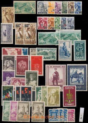 172727 - 1928-56 [COLLECTIONS]  SAARGEBIET + SAARLAND,  97 stamps, co