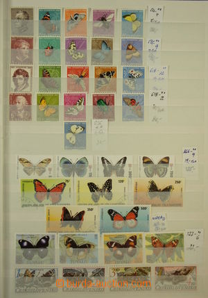174676 - 1960-95 [SBÍRKY]  MOTÝLI  menší sbírka sérií známek 