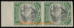192345 - 1932 SG.99, marginal pair Cook Landing 1/2P black / green, O