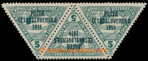 195373 -  Pof.56, Triangle 5h green, horizontal strip of 3 (!), joine