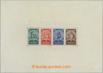 247210 - 1933 Mi.Bl.2, aršík NOTHILFE, správný rozměr 210x148mm;