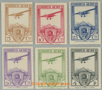 254546 - 1930 Mi.422-427, Airmail 5c - 4Pta; hinged, c.v.. ** 300€,