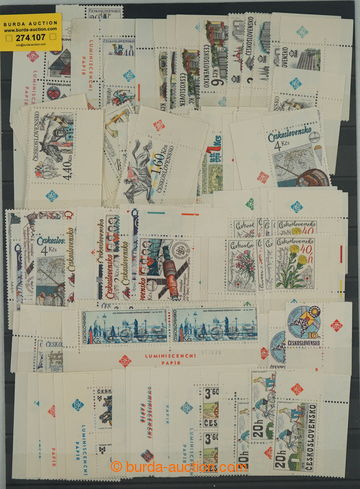 274107 - 1978-1979 ZNAČKY TÚS / sestava 98ks rohových zn. se znač