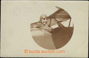 51992 - 1924 fotopohlednice s podobiznou pilota v kabině zaslané z