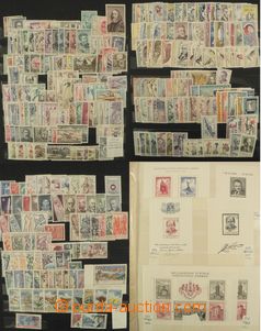 78609 - 1945-80 CZECHOSLOVAKIA 1945-92  collection of stamps, PB, mi